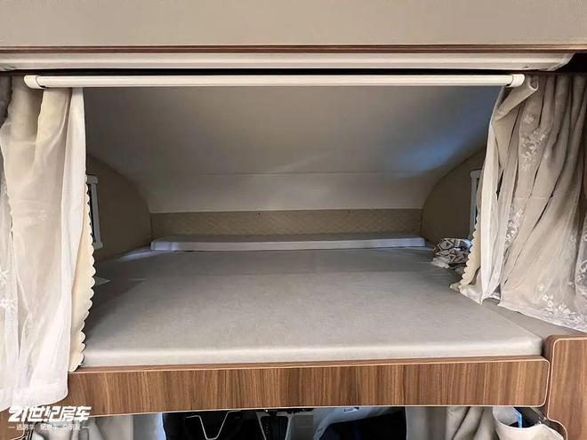 厨房独立睡卧空间凯乐泰房车亮相北京展冰球突破912北京房车展|后上门大(图1) 厨房独立睡卧空间凯乐泰房车亮相北京展冰球突破912北京房车展|后上门大(图1)